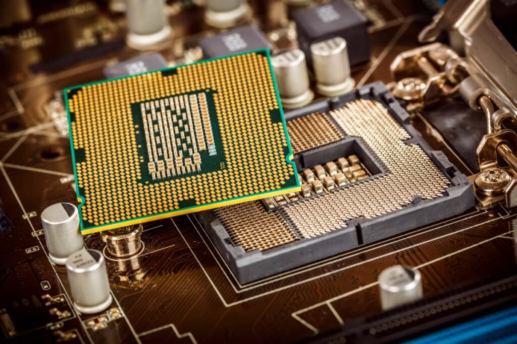 Une carte mère installée avec du CPU