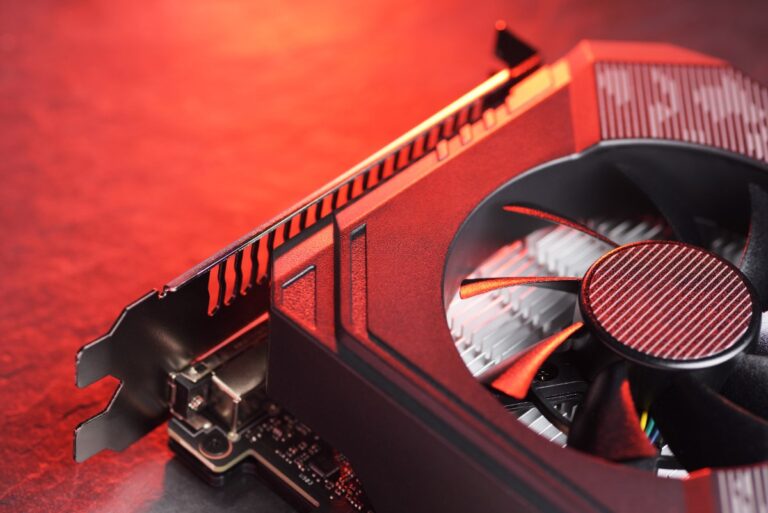 Une carte graphique d'un ordinateur avec un ventilateur
